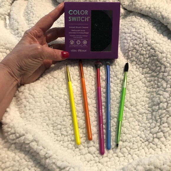 EvaMona Clr Switch Brush Clean Lavish eye brushes - Picture 8 of 10